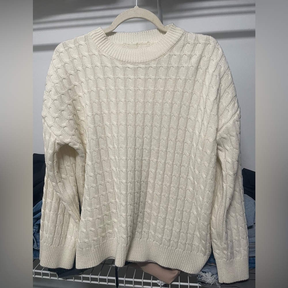 H&M Sweater Size M